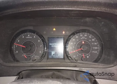 2017 Toyota Sienna Le 8 Passenger z USA, uszkodzony, nr VIN 5TDKZ3DC7HS846431